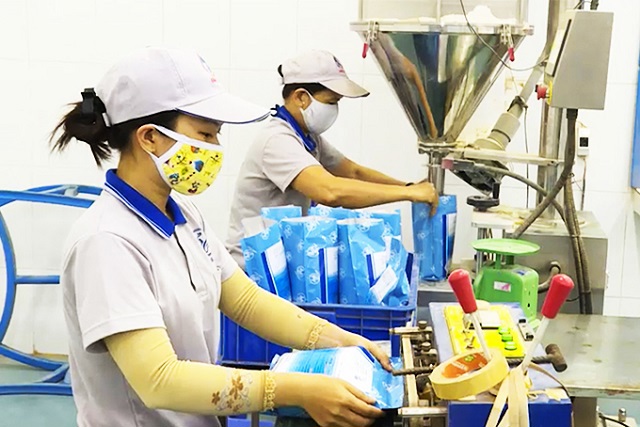 Sản xuất tại Công ty TNHH Long Sinh. Ảnh: Đình Lâm