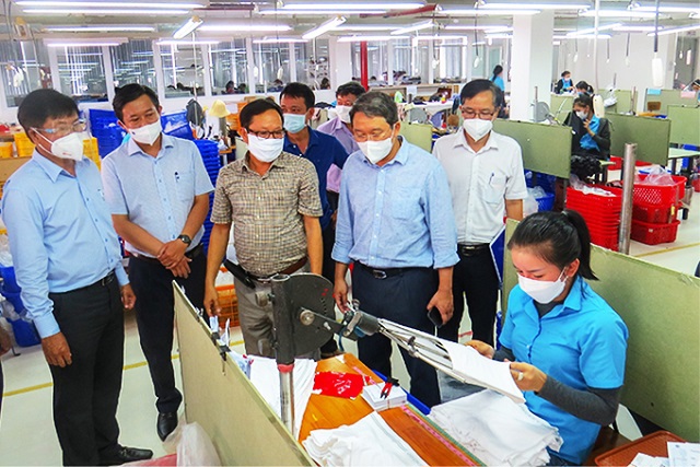 Hoạt động sản xuất tại Công ty TNHH Nhà nước Một thành viên Yến sào Khánh Hòa. Ảnh: Đình Lâm