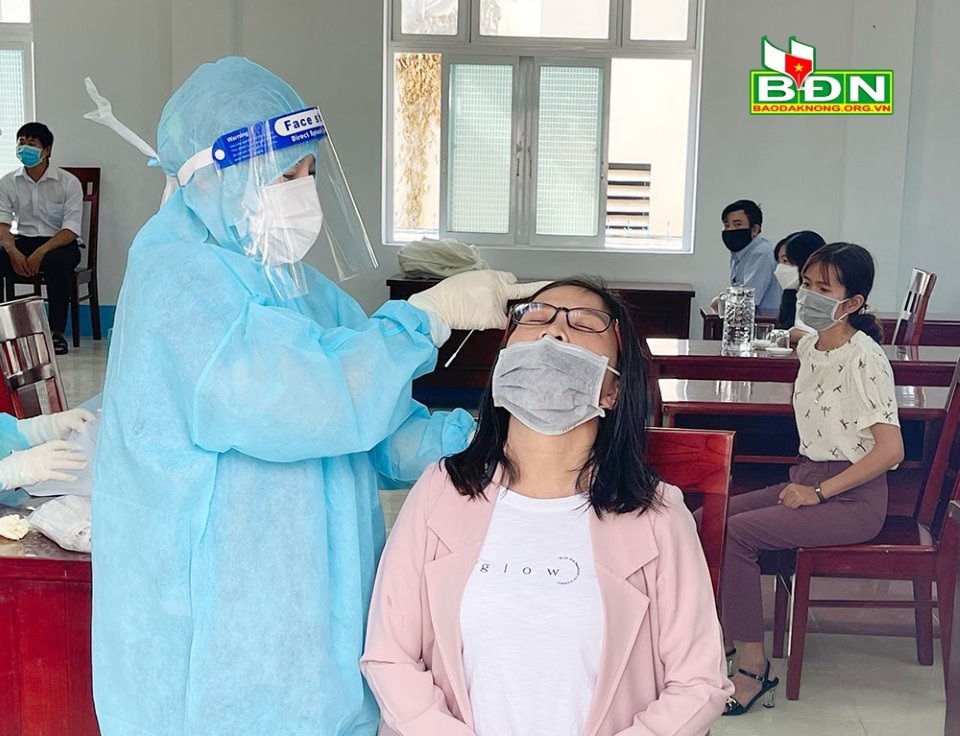 Nhiệm vụ phòng, chống Covid-19 đang trở nên cấp bách, buộc phải tiết kiệm chi để tăng thêm nguồn lựcẢnh: Nguyễn Lương