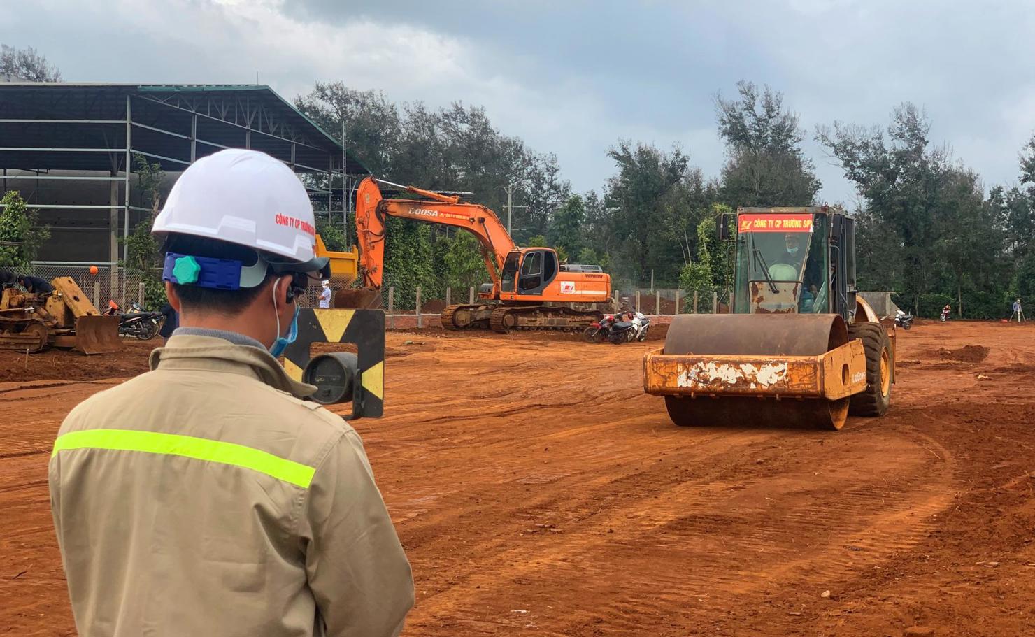 Thi công đường Hồ Chí Minh đoạn tránh phía Đông TP. Buôn Ma Thuột, vị trí qua xã Hòa Đông (huyện Krông Pắc). (Ảnh minh họa)
