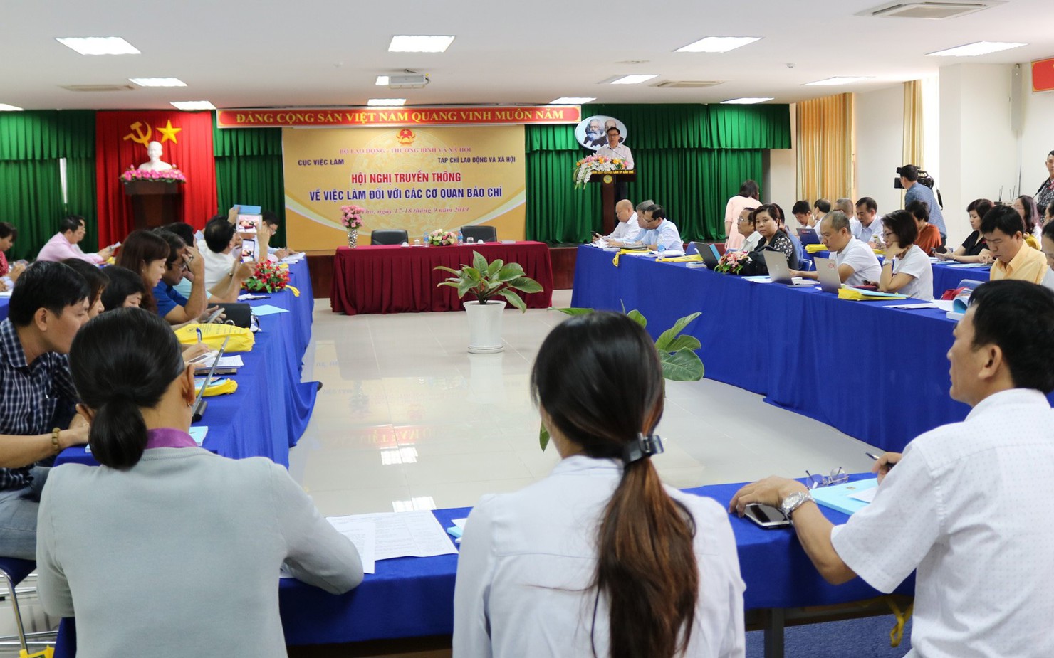 Hội nghị được tổ chức nhằm cung cấp thông tin về các kết quả thực hiện chính sách việc làm, quản lý lao động, bảo hiểm thất nghiệp và phát triển thị trường lao động thời gian qua. Ảnh TS
