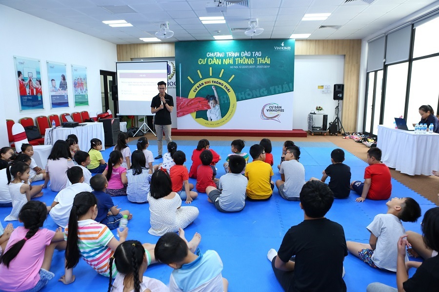 Cư dân nhí Vinhomes tại Hà Nội tham gia khóa học. Ảnh VIC