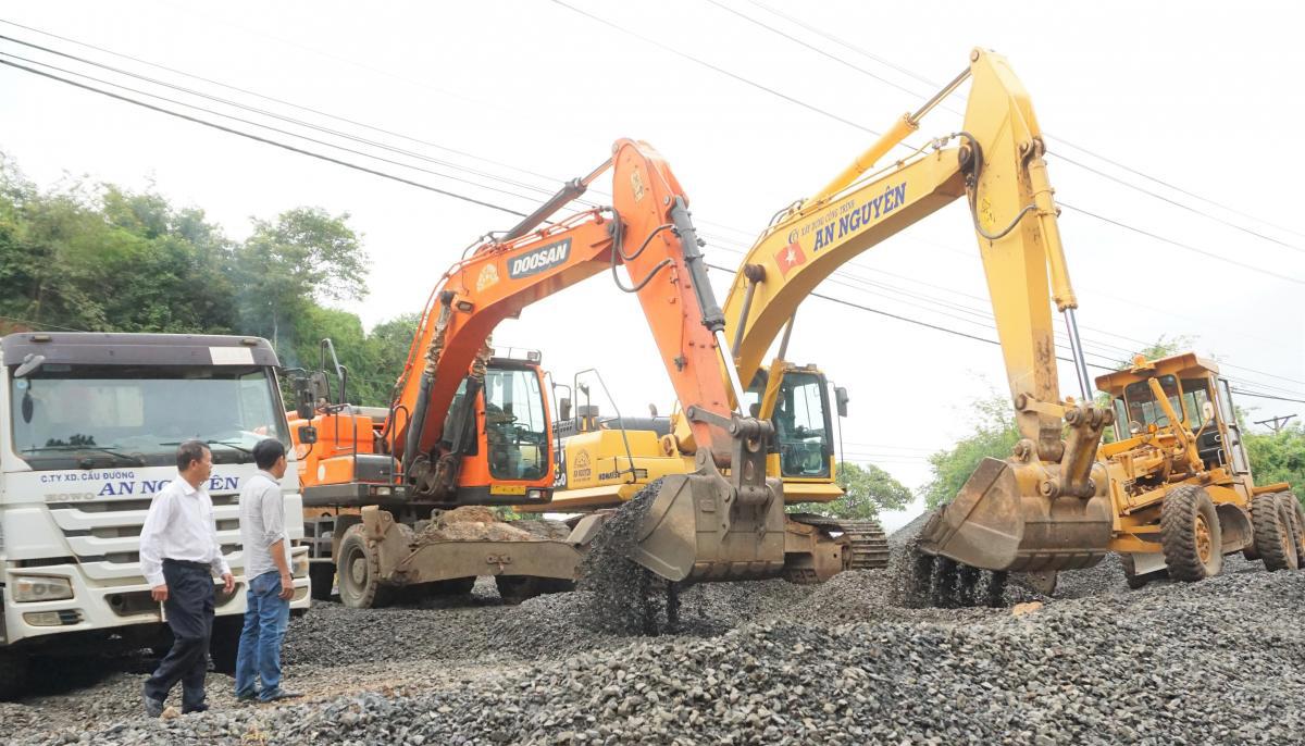 Thi công Dự án Cải tạo nâng cấp Tỉnh lộ 9 (huyện Krông Bông). (Ảnh minh họa)