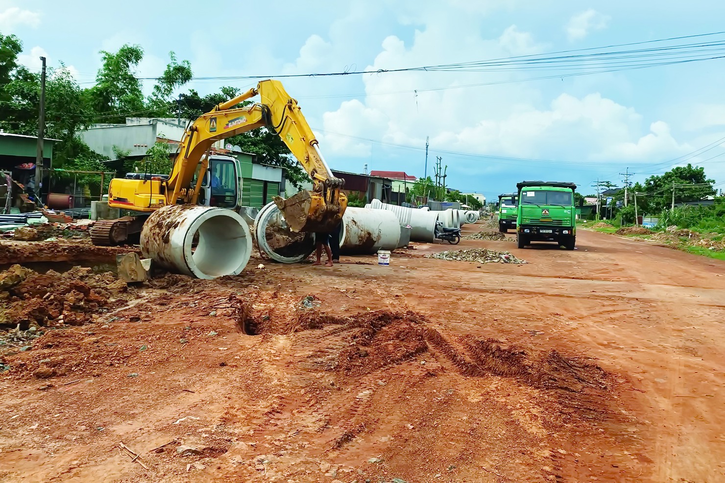 Đường Nguyễn Chí Thanh, một trong những tuyến đường huyết mạch của thị xã Hoà Thành đã được đầu tư nâng cấp. Ảnh: T.H