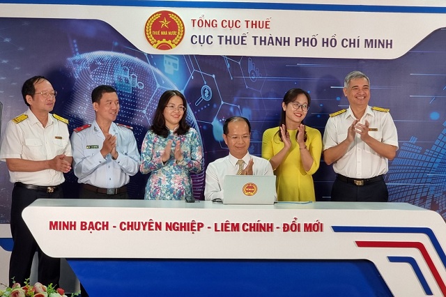 Lãnh đạo Cục Thuế TP. Hồ Chí Minh tại buổi quay thưởng đợt 1 năm 2022. DT