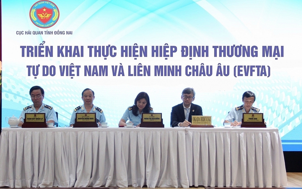 Lãnh đạo Cục Hải quan Đồng Nai tại buổi đối thoại với doanh nghiệp Nhật Bản về các nội dung của EVFTA. Ảnh: Gia Cư
