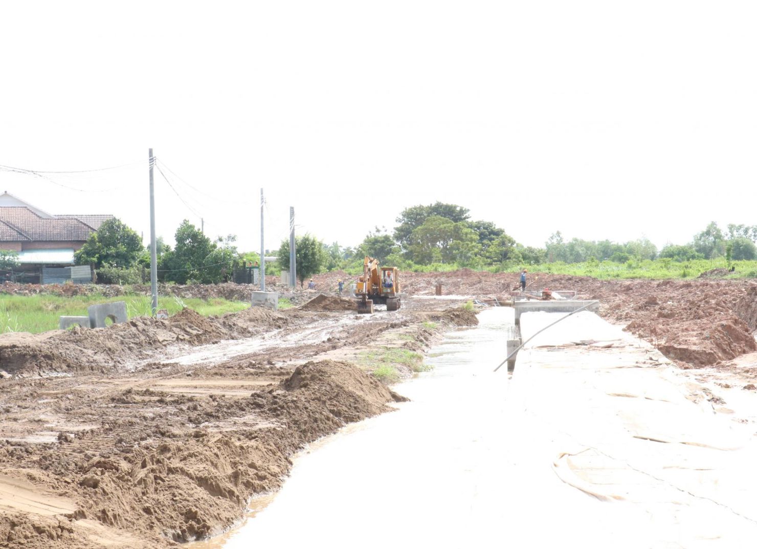 Công tác giải phóng mặt bằng được tập trung thực hiện để bàn giao đất làm dự án. Ảnh: Thanh Mỹ