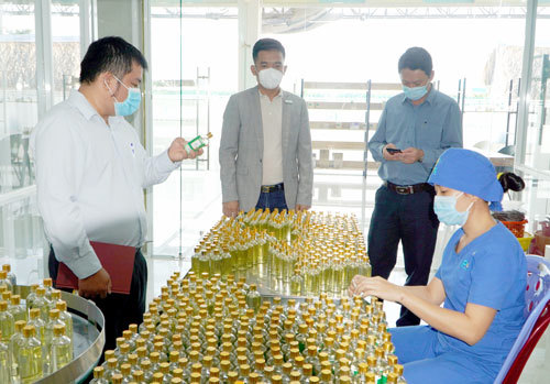 Các sản phẩm của Công ty Pure được bán, quảng bá trên nhiều sàn thương mại điện tử. Ảnh: Gia Hân