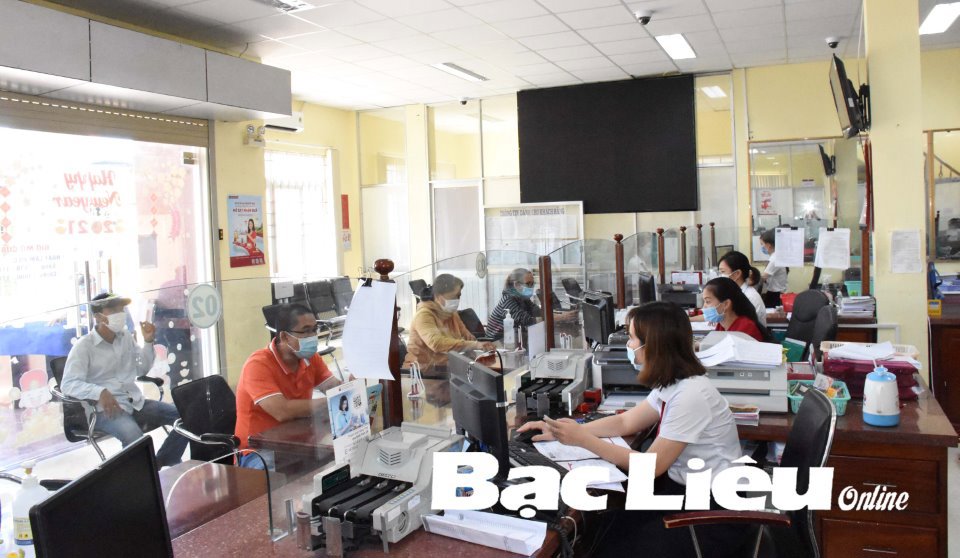Khách hàng vay vốn sản xuất - kinh doanh tại Agribank Chi nhánh TP. Bạc Liêu. Ảnh: K.T