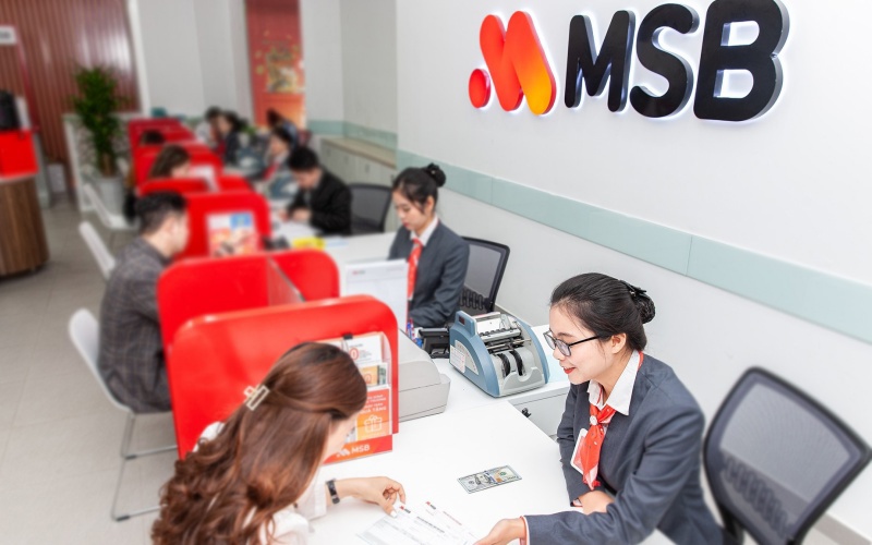 Khách hàng giao dịch tại chi nhánh ngân hàng MSB. Ảnh minh họa