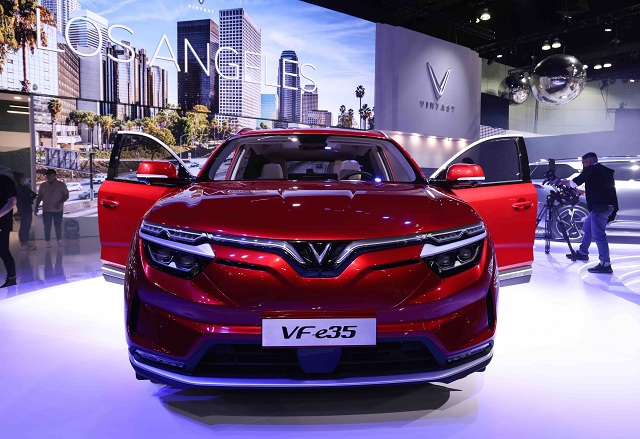 VF e35 gây ấn tượng với hình dáng mềm mại cùng những đường cong được nhấn nhá. Ảnh: Vinfast.