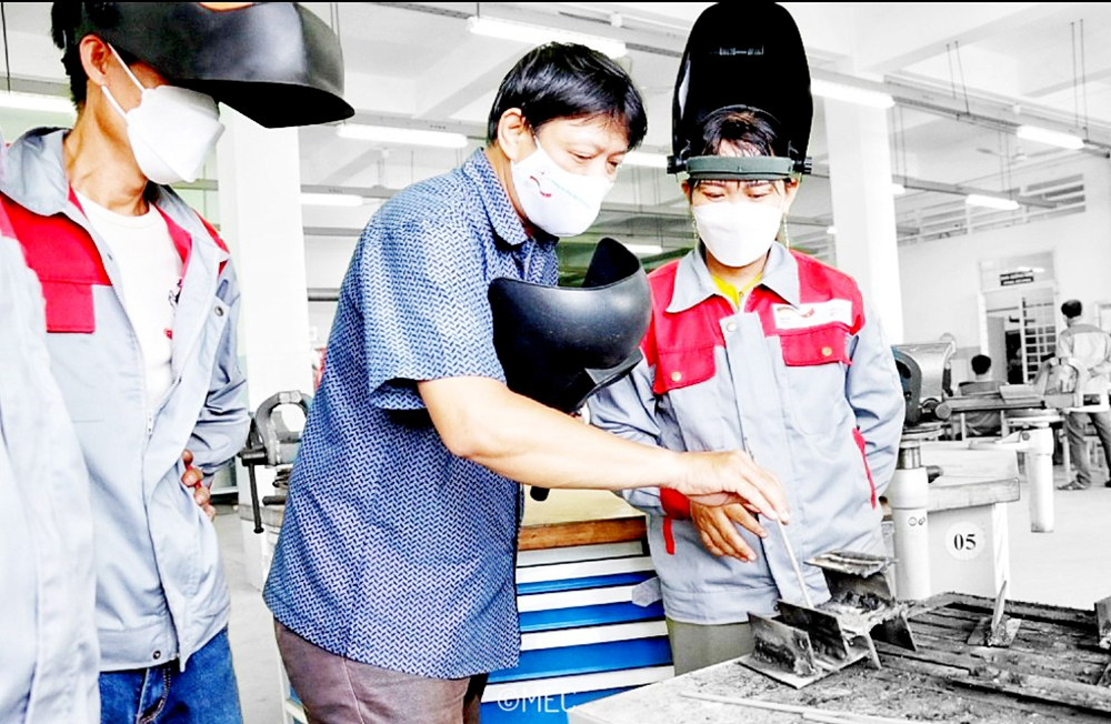 Các lớp đào tạo ngắn hạn giúp người lao động chuyển đổi công việc phù hợp sau ảnh hưởng của dịch bệnh. Ảnh: MH