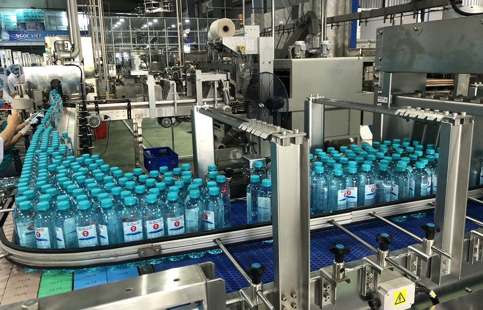 Doanh nghiệp đã đầu tư công nghệ máy điện giải tách ion hàng đầu của Nhật Bản. Ảnh Thanh Sơn