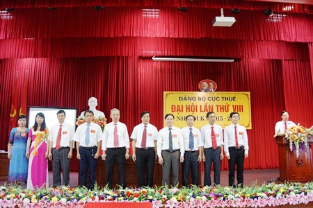  BCH Đảng bộ Cục Thuế Hà Tĩnh nhiệm kỳ 2015-2020 ra mắt, nhận nhiệm vụ. Ảnh: Internet