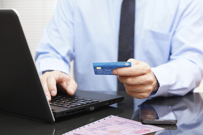 Chủ thẻ Viet Capital Visa được tặng 300.000 đồng khi đăng ký dịch vụ thanh toán hóa đơn