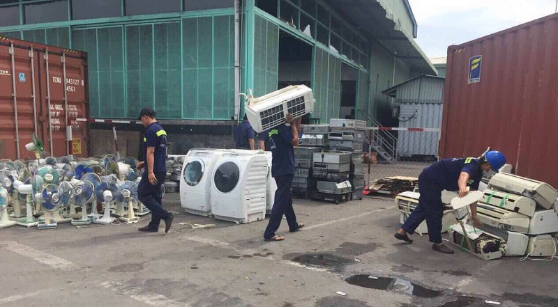 Tang vật bắt giữ tại cảng Cát Lái. Ảnh Nguyễn Linh