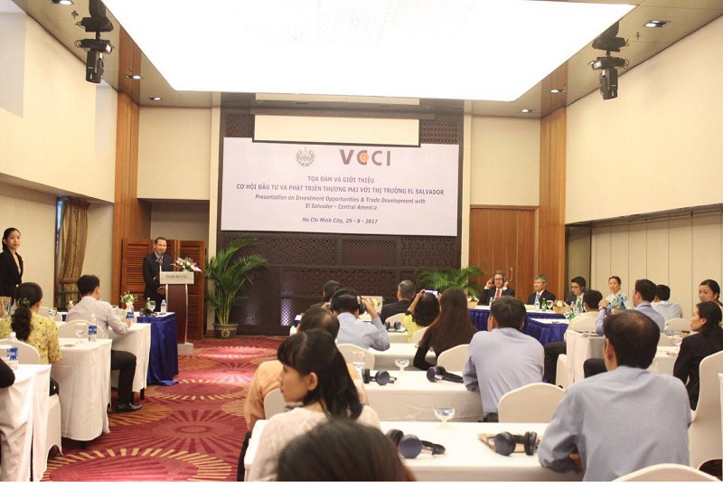 Doanh nghiệp rất quan tâm đến các chính sách khuyến khích hoạt động thương mại và đầu tư của Chính phủ El Salvador. Ảnh: Hữu Thông.