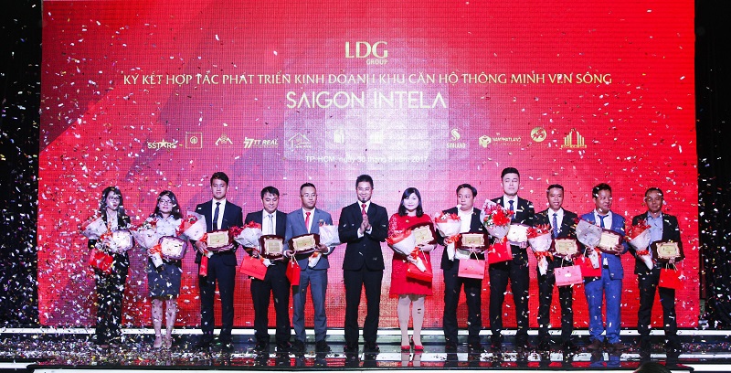 Lễ ký kết hợp tác phân phối sản phẩm của dự án Saigon Intela. Ảnh Financeplus.vn