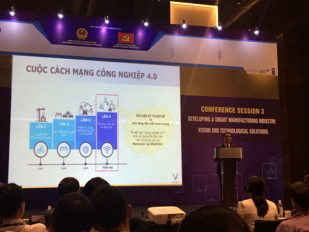 Vinfast ứng dụng công nghiệp 4.0 trong sản xuất thân vỏ xe ô tô. Ảnh internet