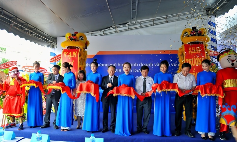 Lễ khai trương chi nhánh Bình Dương. Ảnh VIB