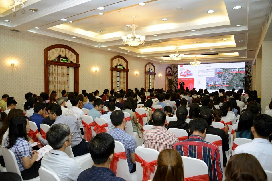 Toàn cảnh chương trình Báo cáo thị trường Bất động sản nhà ở TP. Hồ Chí Minh quý III/2018. Ảnh Nhật Hằng