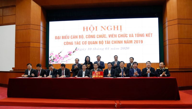 Bộ Tài chính tiếp tục thực hiện mục tiêu, chỉ tiêu được quy định trong Chương trình tổng thể của Chính phủ.