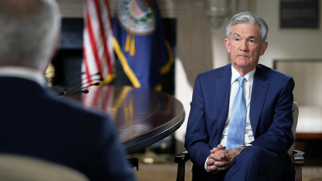Trong thời gian gần đây, Chủ tịch FED ông Jerome Powell liên tục tái khẳng định sẽ duy trì các chính sách hỗ trợ kinh tế như hiện nay cho đến khi đạt được các mục tiêu về lạm phát và củng cố thị trường lao động. Ảnh: CBS