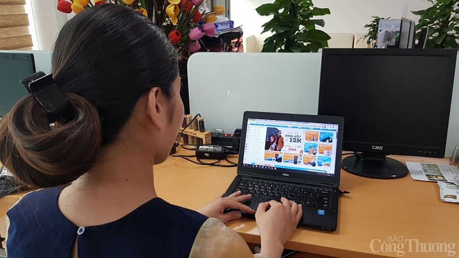 Nhiều người tiêu dùng chưa nắm rõ các quy định để bảo vệ quyền lợi khi mua hàng trực tuyến