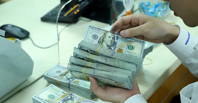 Cũng tầm này năm ngoái, căng thẳng thương mại Mỹ - Trung, Nhân dân tệ lao dốc kỷ lục và FED liên tiếp tăng lãi suất từng gây áp lực lớn lên tỷ giá USD/VND.