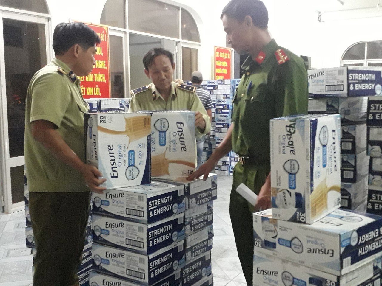 Số hàng bị lực lượng chức năng tạm giữ