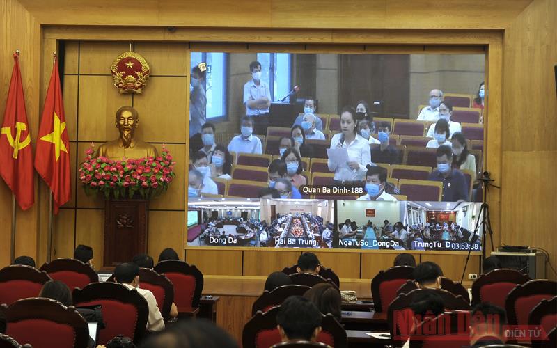 Để hạn chế ảnh dưởng của dịch Covid-19, Hội nghị tiếp xúc giữa cử tri với người ứng cử đại biểu Quốc hội khoá XV thuộc Đơn vị bầu cử số 1 của TP. Hà Nội được tổ chức trực tuyến. Ảnh: Đăng Khoa