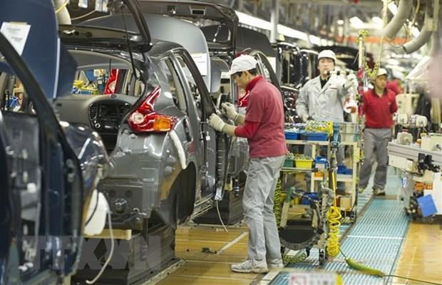 Công nhân làm việc tại nhà máy của hãng sản xuất ô tô Nissan ở thành phố Oppama, tỉnh Kanagawa, Nhật Bản. (Nguồn: EPA)
