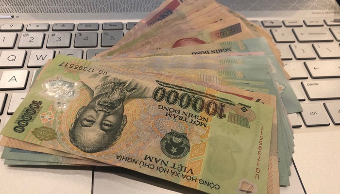 Thanh toán bằng tiền mặt hiện vẫn đang diễn ra khá phổ biến.
