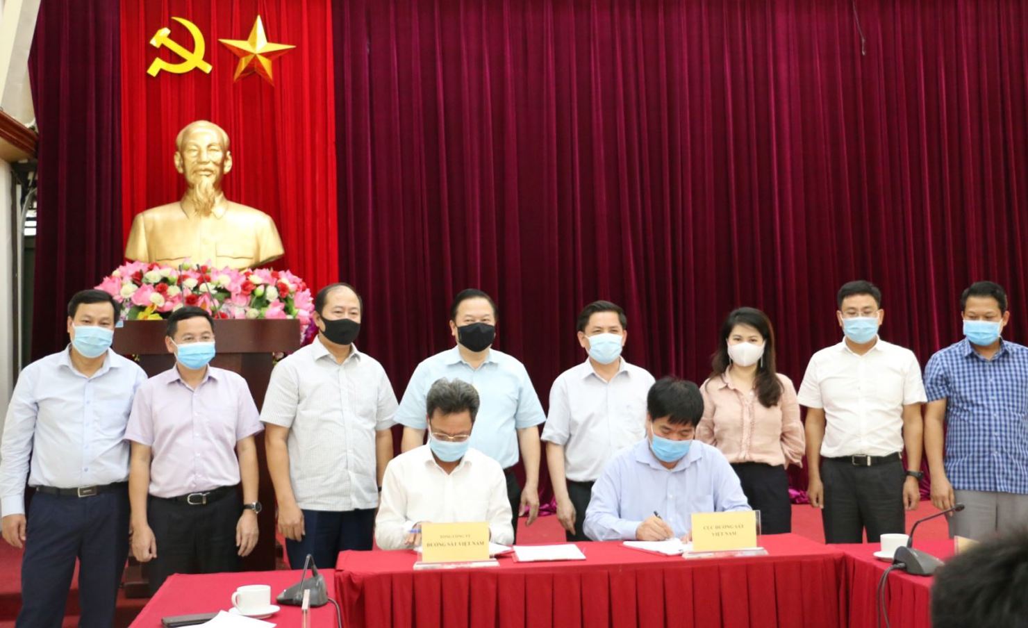 Lễ ký kết hợp đồng cung cấp dịch vụ sự nghiệp công quản lý, bảo trì Kết cấu hạ tầng đường sắt Quốc gia . Nguồn: Cổng thông tin điện tử Bộ Giao thông vận tải
