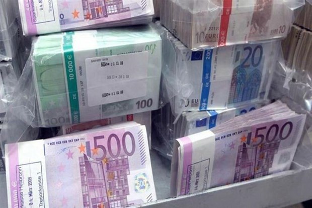 Các đồng tiền giấy euro. Ảnh: IRNA