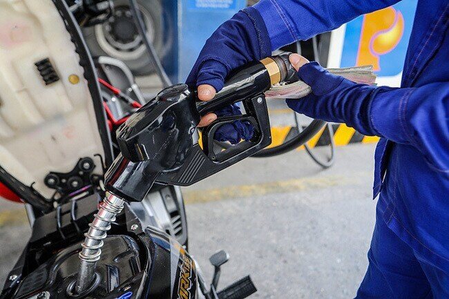 Giá dầu tiếp tục xu hướng giảm.