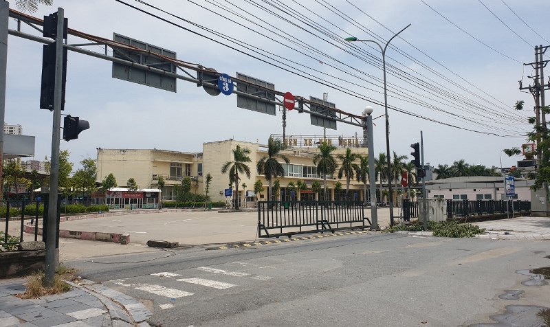 Bến xe Yên Nghĩa là một trong những địa điểm được đề xuất để làm điểm trung chuyển nông sản, hàng hoá thiết yếu. Ảnh: L.Hòa