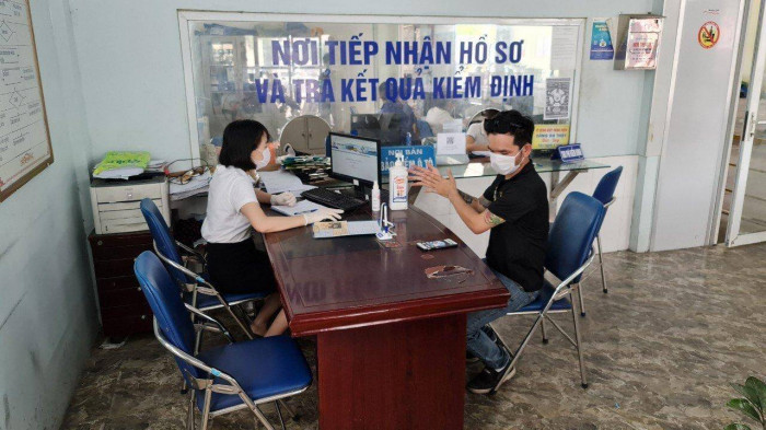 Hầu hết trung tâm đăng kiểm đều kết hợp phát hành bảo hiểm trách nhiệm dân sự bắt buộc của chủ xe cơ giới