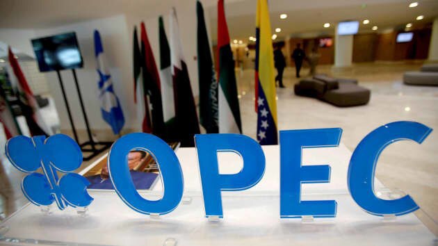 Giá dầu thô hôm nay chững lại nghe ngóng tín hiệu từ OPEC+, cuộc họp vào 4/10 sẽ đưa ra chính sách sản lượng