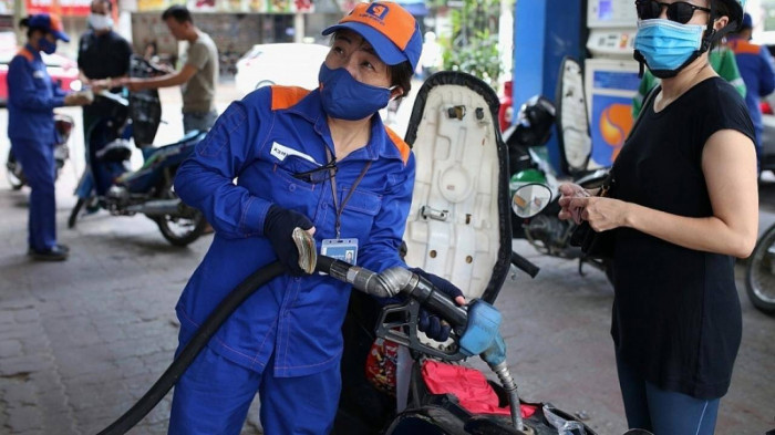 Giá dầu còn tiếp tục đà giảm