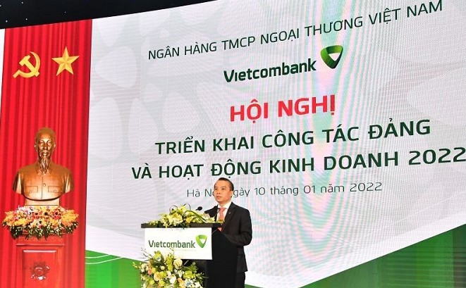 Ông Đỗ Việt Hùng - Phó Bí thư thường trực Đảng ủy, Thành viên HĐQT Vietcombank trình bày báo cáo tại hội nghị