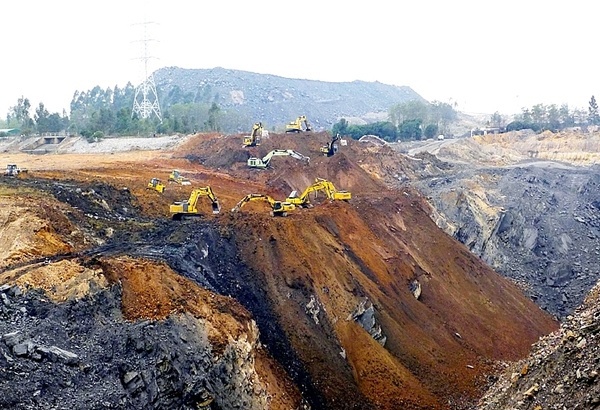 "Thu hồi giấy phép khai thác, xử lý nghiêm các tổ chức, cá nhân vi phạm trong hoạt động khai thác khoáng sản, nhất là lợi dụng để đầu cơ, tích trữ, nâng giá, thiệt hại đến lợi ích của Nhà nước và nhân dân". Ảnh Minh họa. Nguồn: Internet