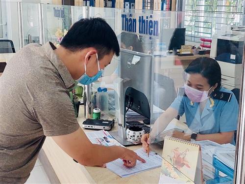 Trường hợp phải tiếp nhận công văn, chứng từ giấy, các Chi cục Hải quan bố trí một vị trí riêng tại đơn vị để tiếp nhận hồ sơ