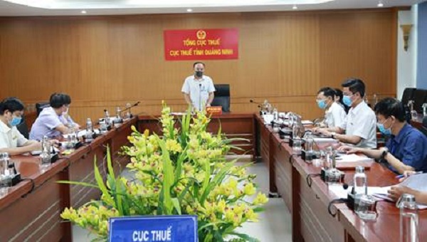 Cục trưởng Cục Thuế tỉnh Quảng Ninh Cao Ngọc Tuấn phát biểu tại hội nghị giao ban trực tuyến đánh giá kết quả công tác tháng 7/2021