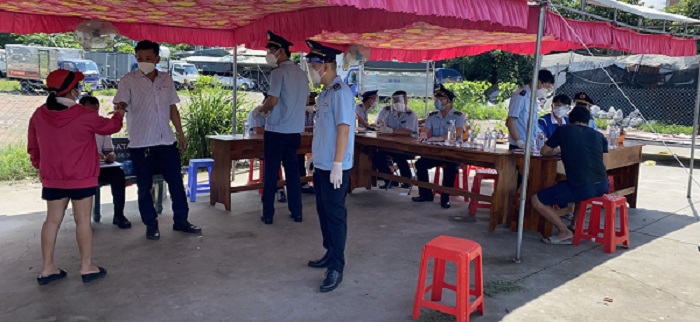 Không ngại khó khăn, nguy hiểm, 63 cán bộ, công chức của Cục Hải quan Bình Dương đã xung phong tham gia phòng chống dịch COVID-19