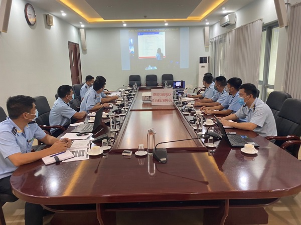 Cán bộ công chức hải quan tham gia tập huấn tại đầu cầu trực tuyến Chi cục Hải quan cửa khẩu Móng Cái