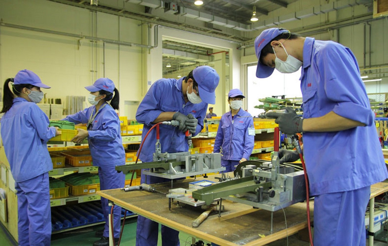 Thời gian đóng bảo hiểm thất nghiệp từ đủ 132 tháng trở lên được hỗ trợ 3.300.000 đồng/người.