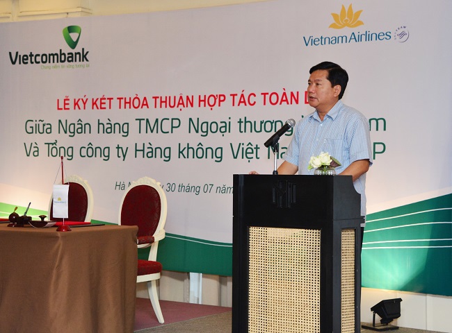 Bộ trưởng Bộ Giao thông Vận tải Đinh La Thăng phát biểu tại buổi lễ