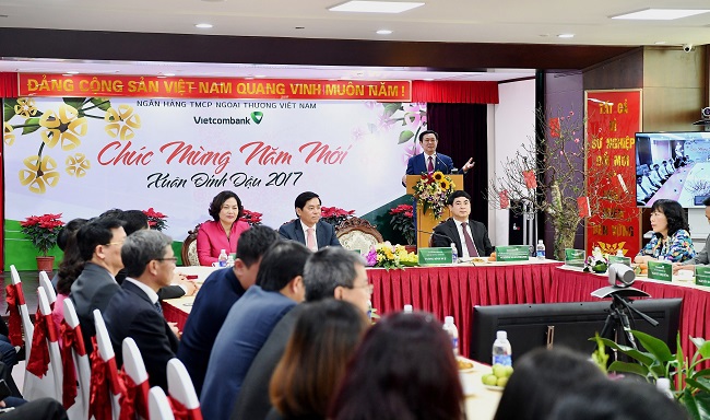 Đồng chí Vương Đình Huệ - Uỷ viên Bộ Chính trị, Phó Thủ tướng Chính phủ phát biểu chúc Tết tập thể lãnh đạo và cán bộ nhân viên Vietcombank 