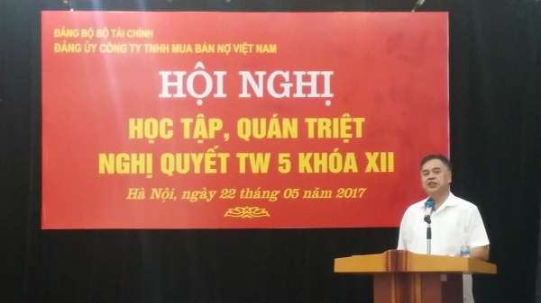PGS..TS. Nguyễn Viết Thông trình bày các nội dung của Nghị quyết Trung ương 5 (Khóa XII) của Đảng tại Hội nghị